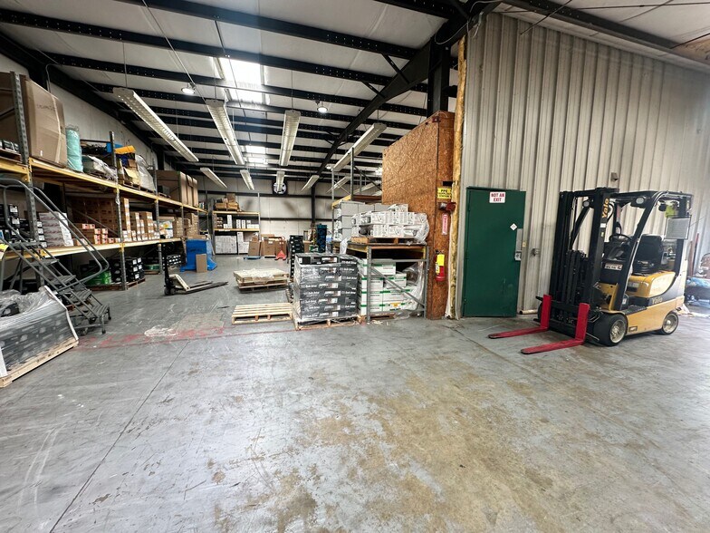 More Photos Of 306 Canton Rd, Cumming Freestanding For Lease
