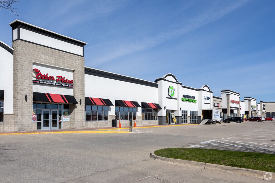 More Photos Of 2010 SE Delaware Ave, Ankeny Unknown For Lease