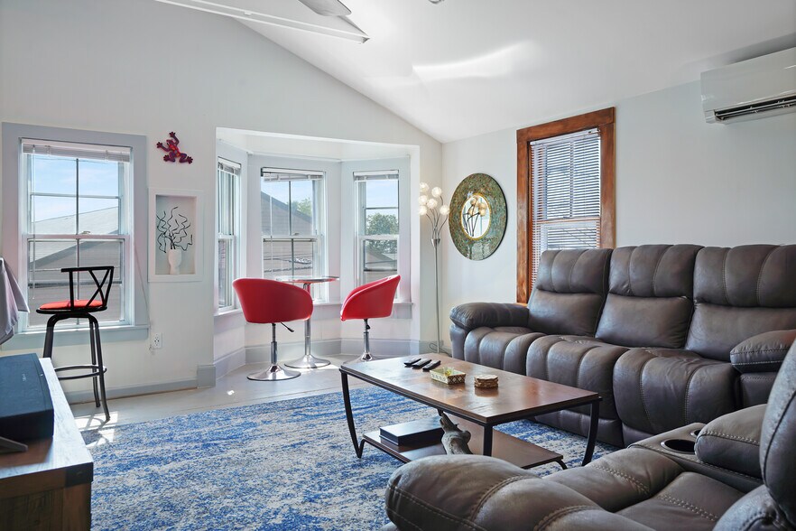 More Photos Of 294 Commercial St, Provincetown Storefront Retail Residential For Sale