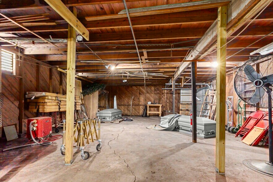 More Photos Of 403 W Sterling St, Baytown Specialty For Sale