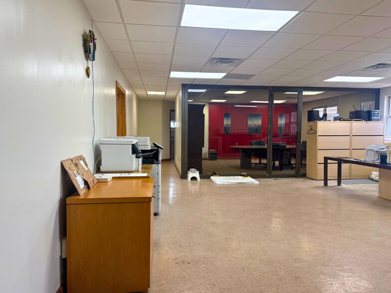 More Photos Of 229 S Waverly St, Yonkers Manufacturing For Sale