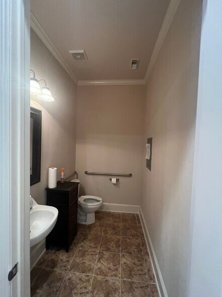 More Photos Of 5509 Louetta Rd, Spring Office For Sale
