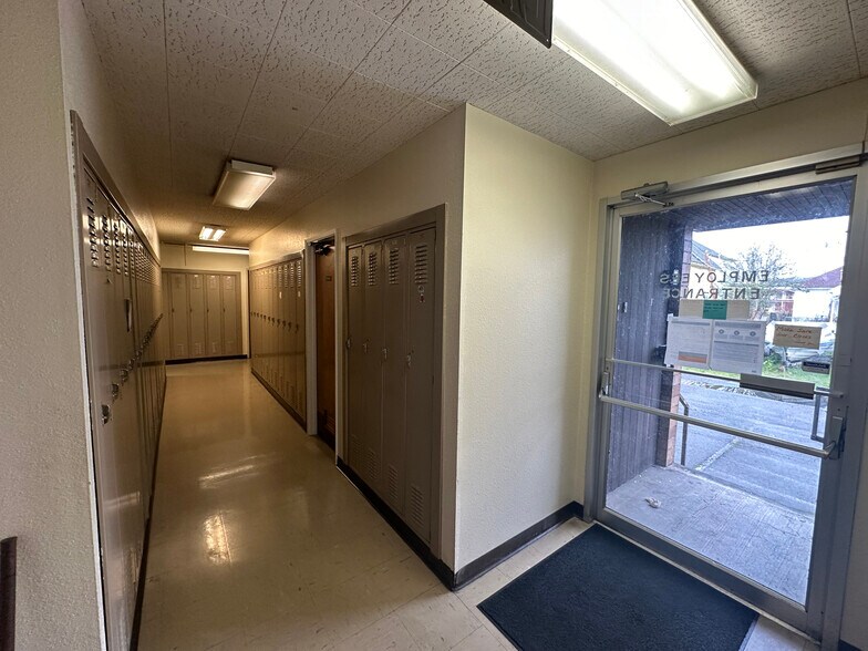 More Photos Of 315 S Michigan St, Aberdeen Office For Sale