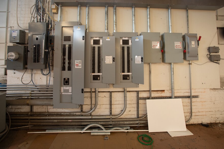 More Photos Of 15 Shaw St, Fall River Manufacturing For Lease