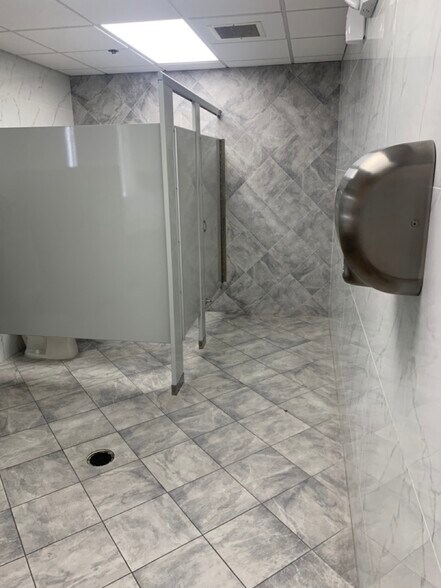 More Photos Of 950 S Winter Park Dr, Casselberry Office For Lease