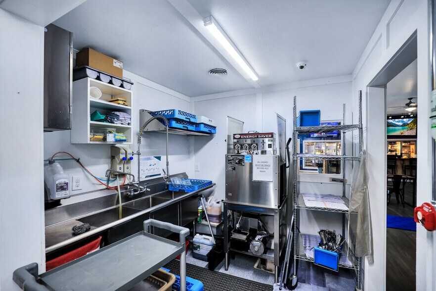 More Photos Of 802 S Shore Diamond Lake Rd, Newport Restaurant For Sale