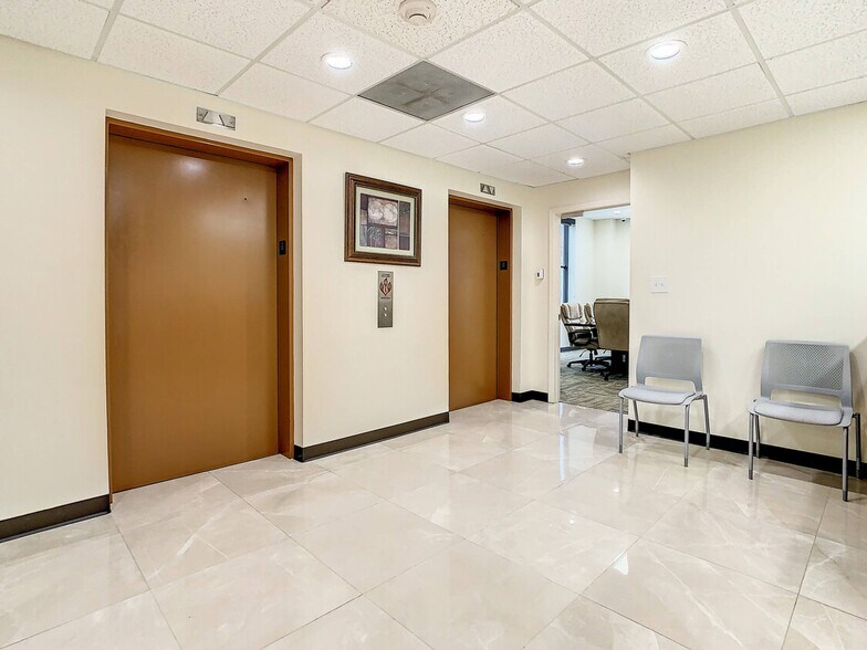 More Photos Of 707 N Franklin St, Tampa Office For Lease