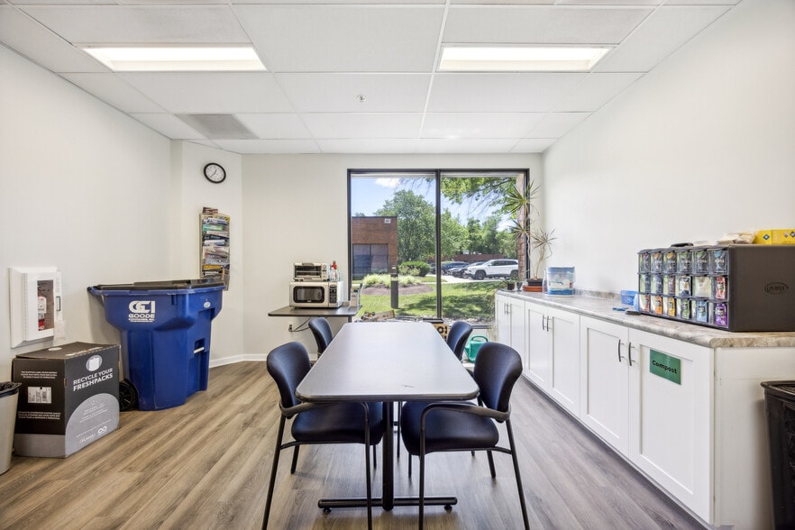More Photos Of 10245-10255 Old Columbia Rd, Columbia Office For Sale