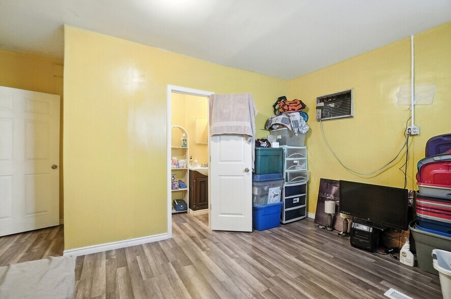 More Photos Of 603 S Broadway St, Dayton Warehouse For Sale
