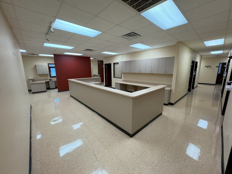 More Photos Of 3527 Town Center Blvd, Sugar Land Medical For Lease