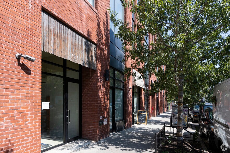 More Photos Of 227 Grand St, Brooklyn Apartments For Lease