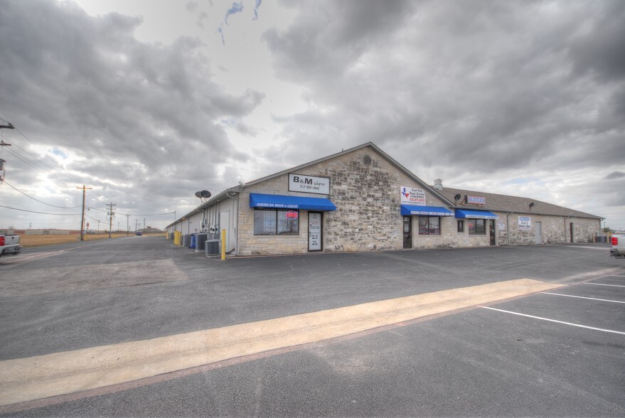 More Photos Of 305 Limestone Ter, Jarrell Unknown For Lease