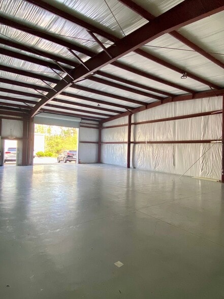 More Photos Of 2440 Lucy Branch Rd, Orange Park Warehouse For Lease