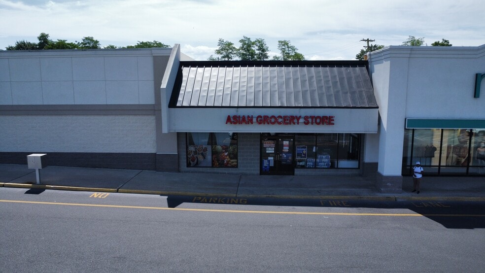 More Photos Of 1320 Lincoln Way E, Chambersburg Unknown For Lease