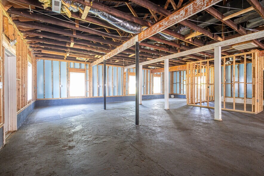 More Photos Of 2303 E Main St, Lincolnton Office For Sale