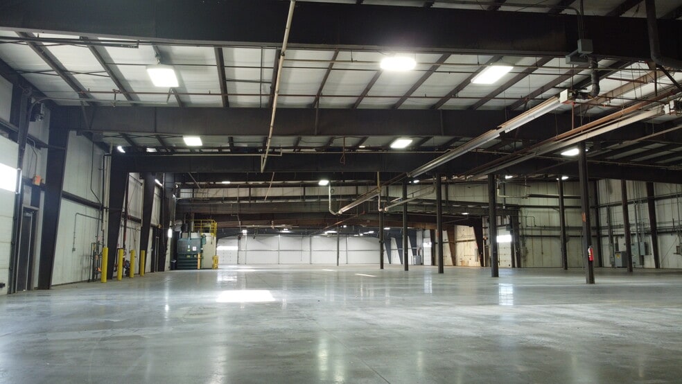 More Photos Of 3400 W O St, Lincoln Manufacturing For Sale