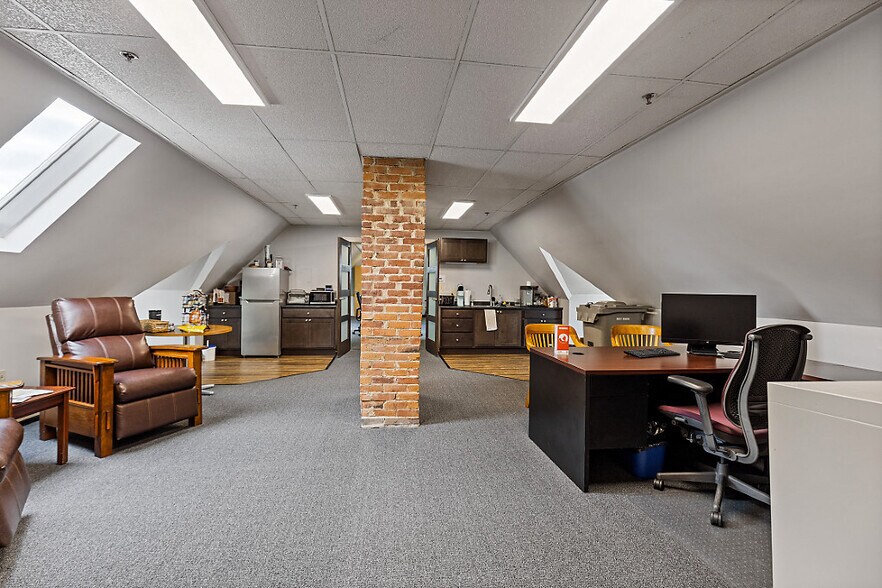 More Photos Of 323 State St, Augusta Office Residential For Sale