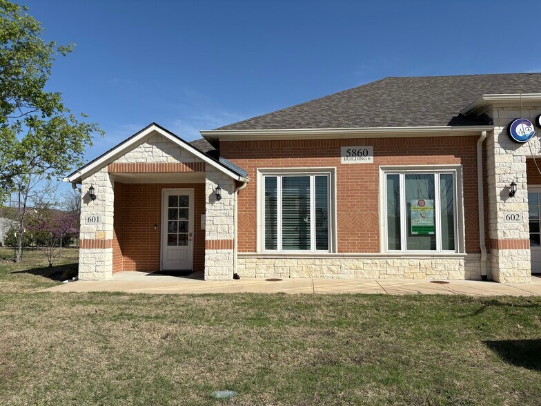 More Photos Of 5860 Collin McKinney Pky, McKinney Medical For Sale