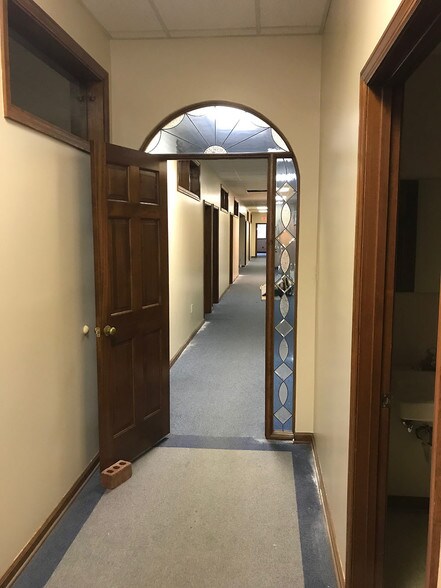 More Photos Of 219 E Main St, Johnson City Office For Lease