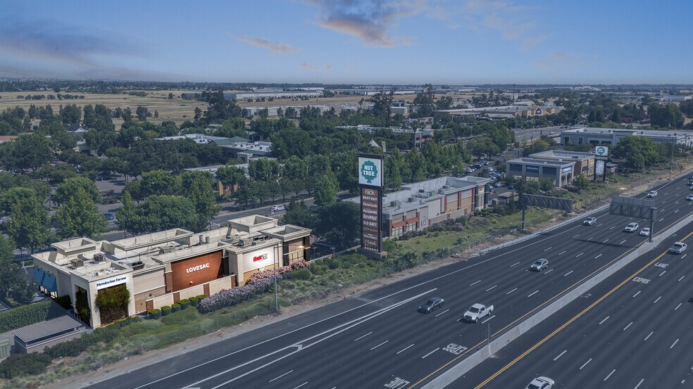 More Photos Of 1640 E Monte Vista Ave, Vacaville Freestanding For Sale