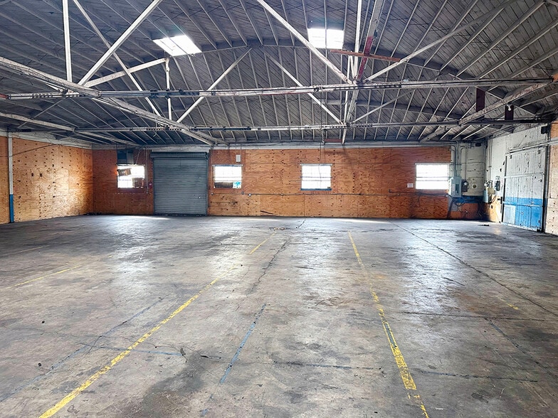 More Photos Of 5106 E Washington Blvd, Commerce Warehouse For Lease