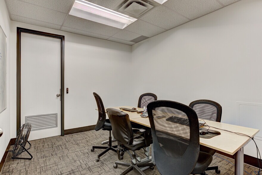 More Photos Of 510 Boul Saint-Laurent, Montréal Loft Creative Space For Sale