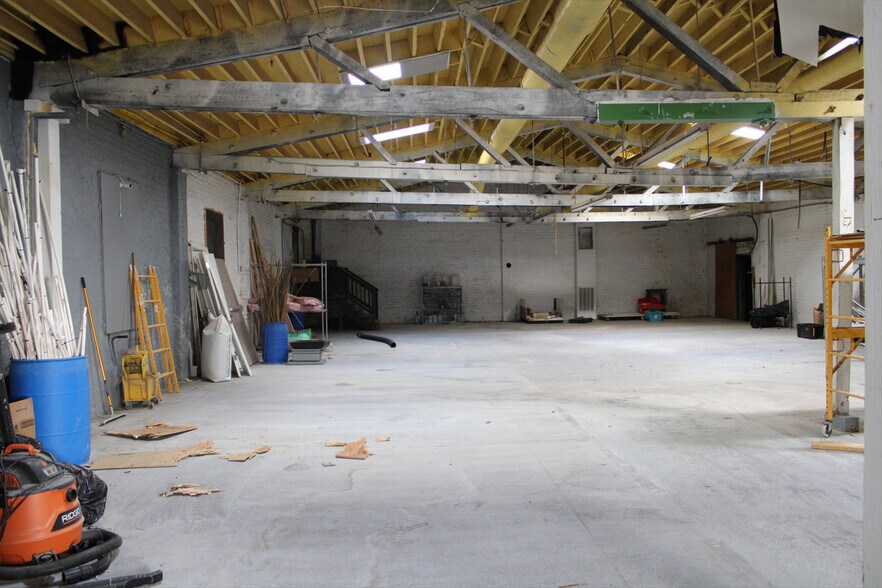 More Photos Of 1308-1310 Rear Hull St, Richmond Warehouse For Sale