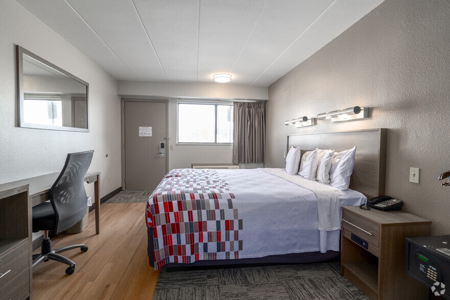 More Photos Of 2939 S Arlington Rd, Akron Hotel For Sale