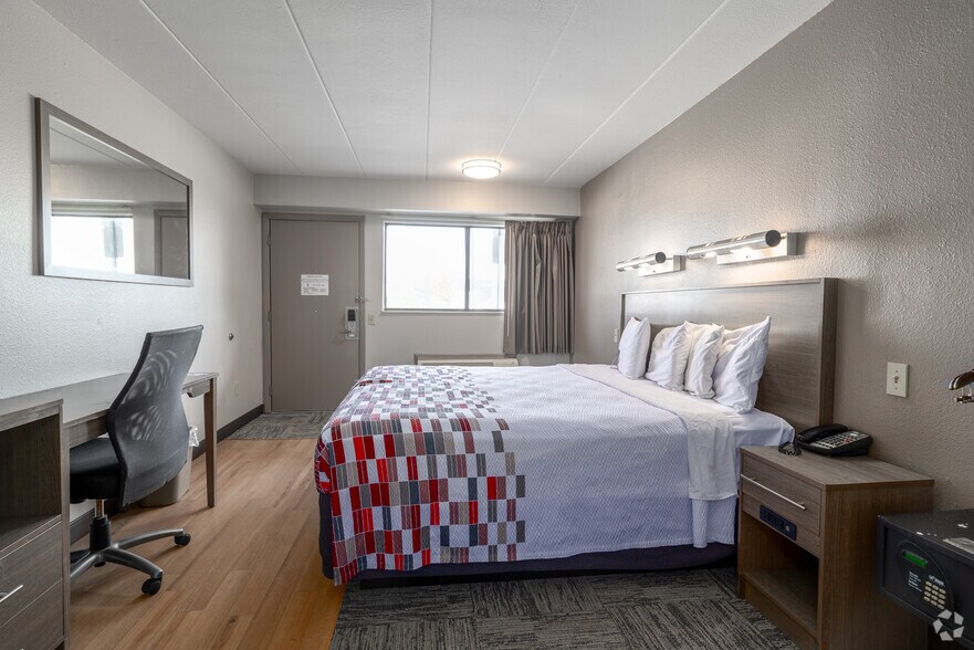 More Photos Of 2939 S Arlington Rd, Akron Hotel For Sale