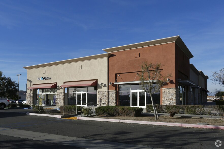 Primary Photo Of 3000-3024 W Florida Ave, Hemet Freestanding For Lease