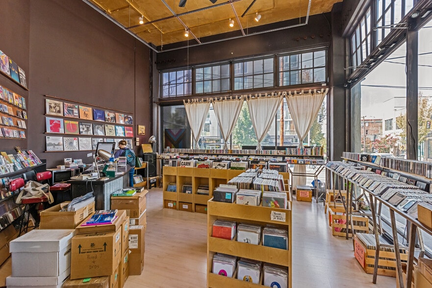 More Photos Of 1205 E Pike St, Seattle Loft Creative Space For Lease