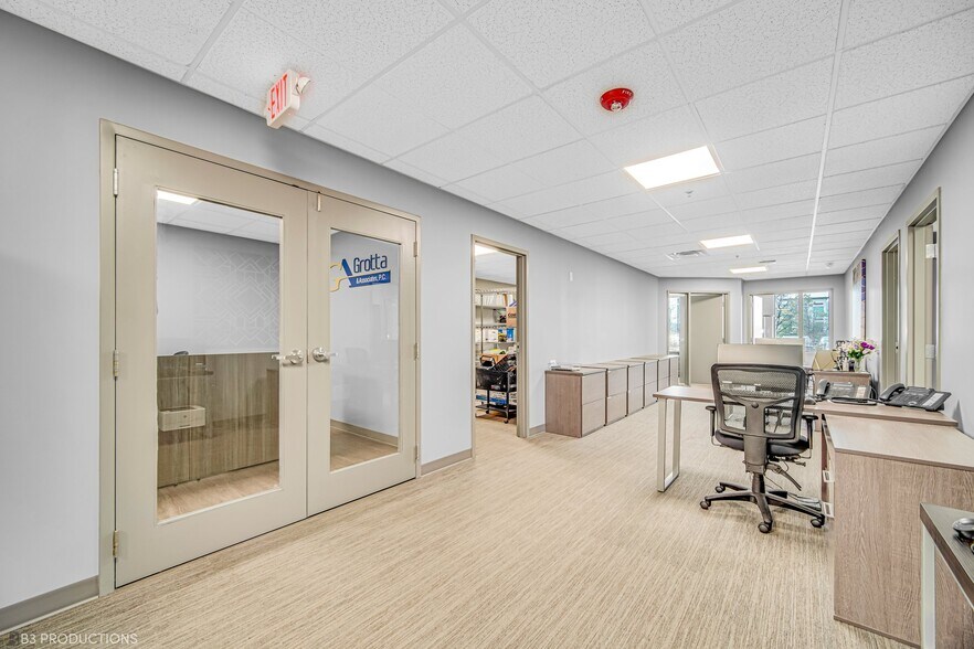 More Photos Of 18927 Hickory Creek Dr, Mokena Office For Lease