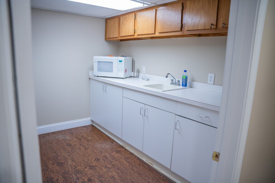 More Photos Of 3617 Alexandria Pike, Cold Spring Loft Creative Space For Sale