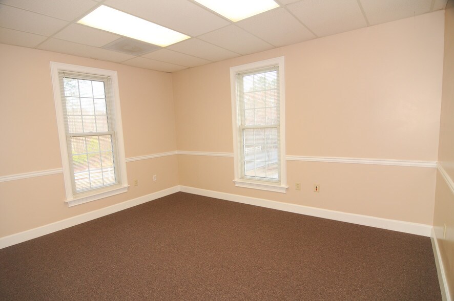 More Photos Of 103 Springfield Center Dr, Woodstock Office For Lease