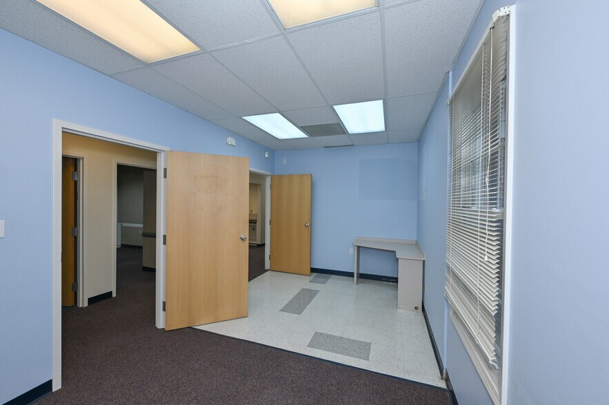 More Photos Of 6555 Wilson Mills Rd, Mayfield Village Unknown For Lease