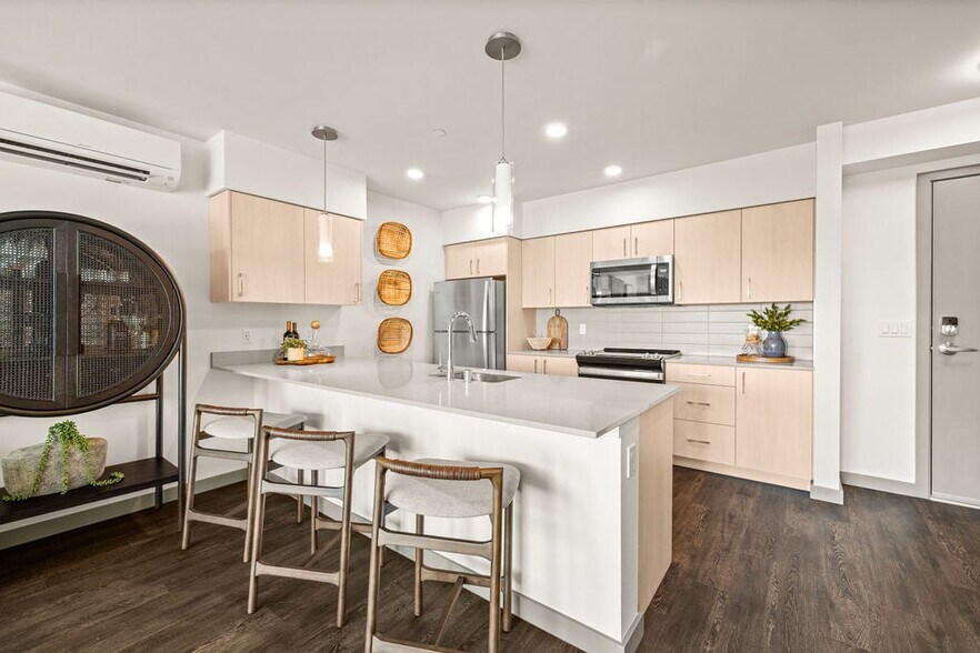 More Photos Of 110 Roy St, Seattle Apartments For Lease