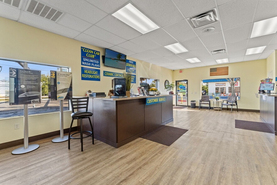 More Photos Of 1108 Commercial Way, Spring Hill Freestanding For Sale