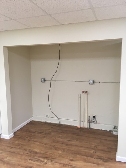 More Photos Of 137 E Washington St, Shelbyville Lodge Meeting Hall For Sale