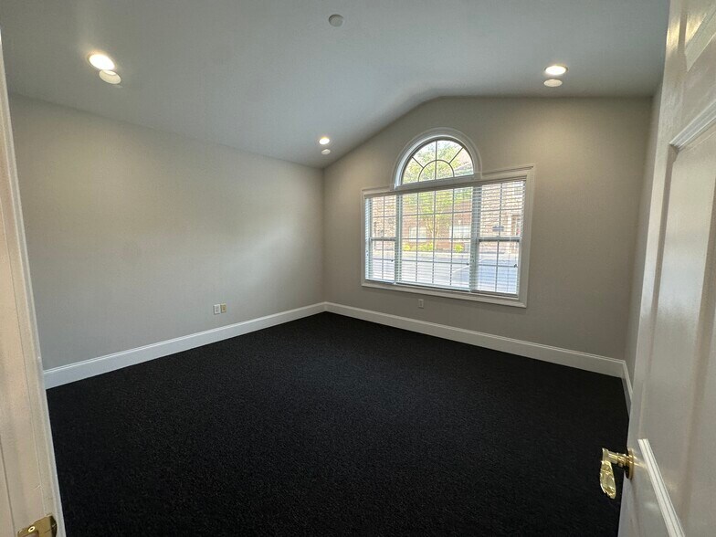 More Photos Of 11797 Northfall Ln, Alpharetta Medical For Lease