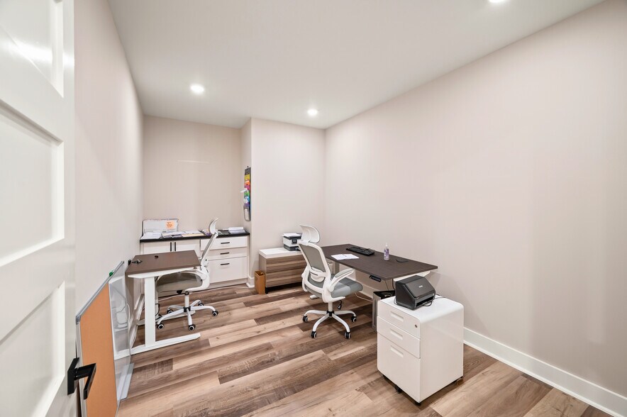 More Photos Of 7622 Eagle Ln, Spring Airplane Hangar For Sale