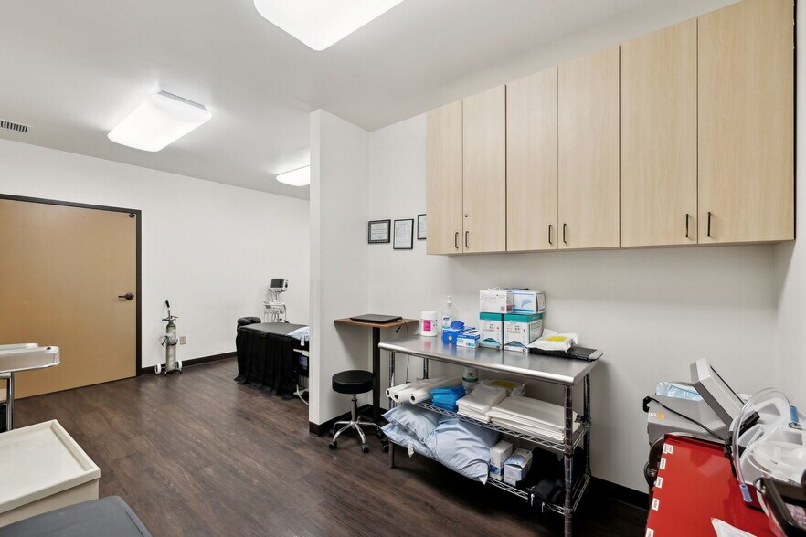More Photos Of 2128 Babcock Rd, San Antonio Medical For Sale