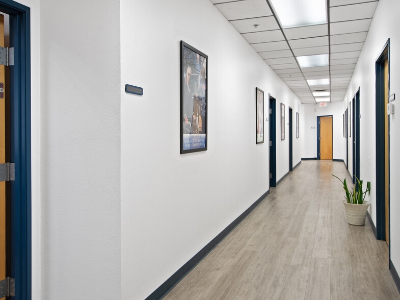 More Photos Of 1201 E Thomas Rd, Phoenix Office For Sale