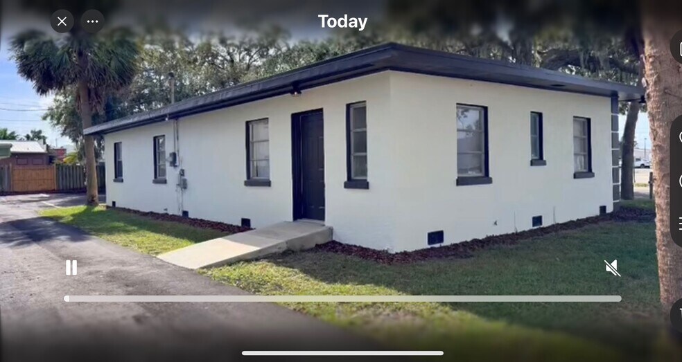 More Photos Of 345 N Grove St, Eustis Coworking Space