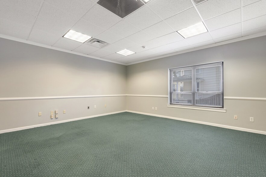 More Photos Of 188 E Bergen Pl, Red Bank Office For Sale