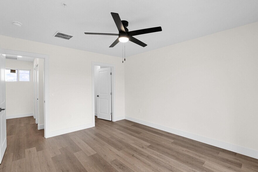 More Photos Of 410 W Hadley St, Phoenix Apartments For Sale