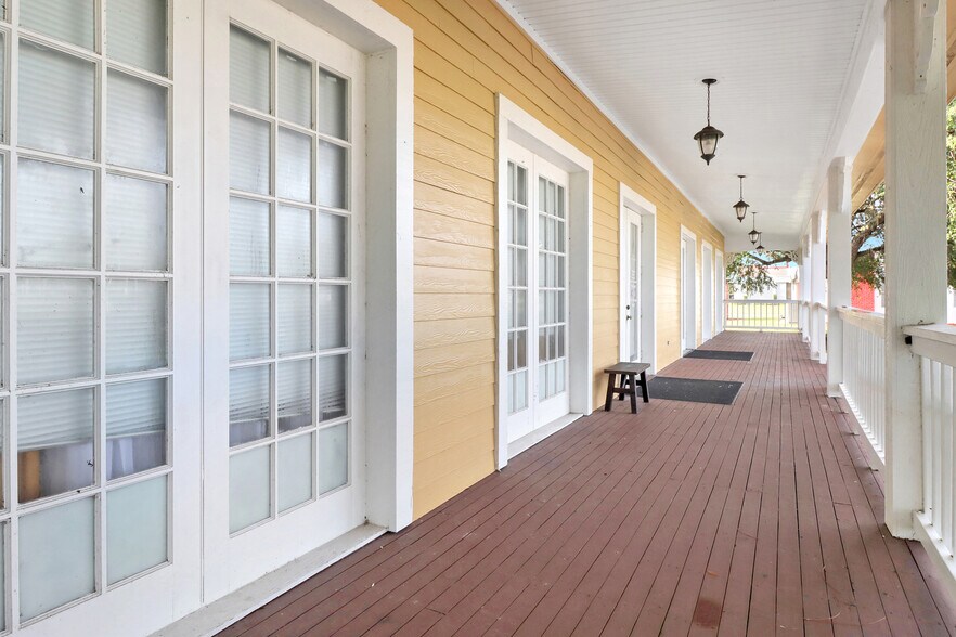 More Photos Of 1312 15th St N, Immokalee Office For Sale