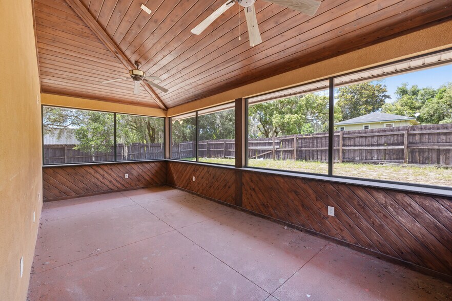 More Photos Of 2250 N Volusia Ave, Orange City Specialty For Sale