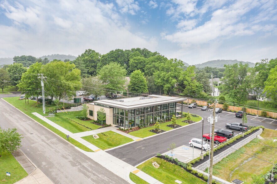 More Photos Of 2210 Spedale Ct, Spring Hill Loft Creative Space For Lease