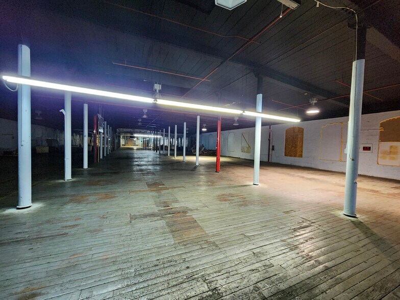 More Photos Of 460 Globe St, Fall River Showroom For Sale