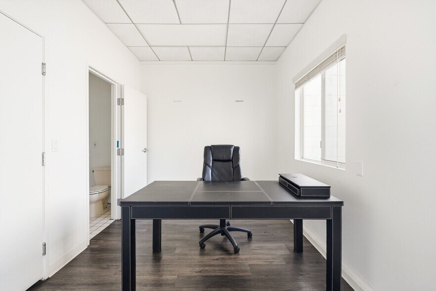 More Photos Of 739-741 N Fairfax Ave, Los Angeles Medical For Sale